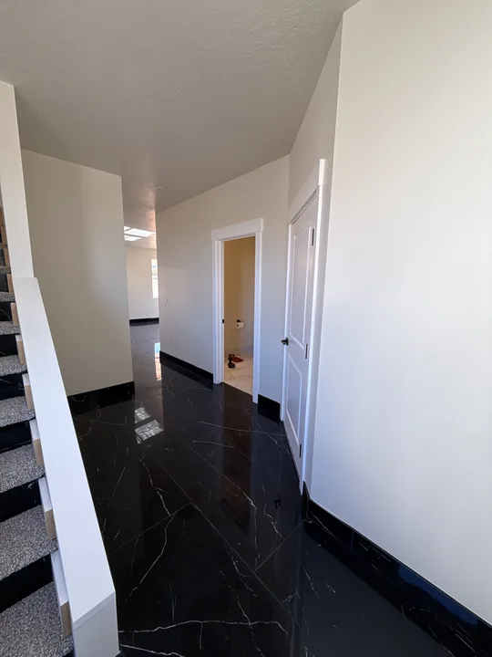 Two Story — Finished home surfaces and appliances