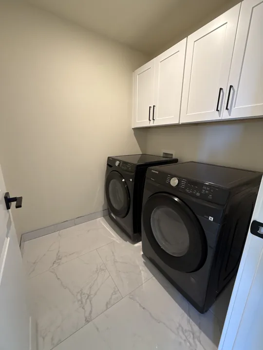 Two Story — Finished home surfaces and appliances