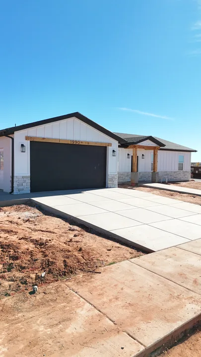 3 Bed / 2 Bath + Casita — Finished home before full landscaping