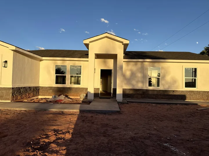3 Bed / 2 Bath + Casita — Exterior finish and entry walkway